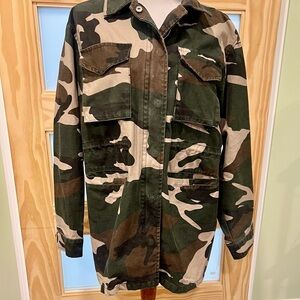 Women’s Camouflage Jacket Size L